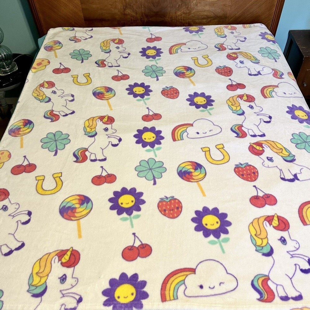 Unicorn, Rainbows & Lolly Pops Dream in Color Throw Blanket Very‎ Soft Bright
